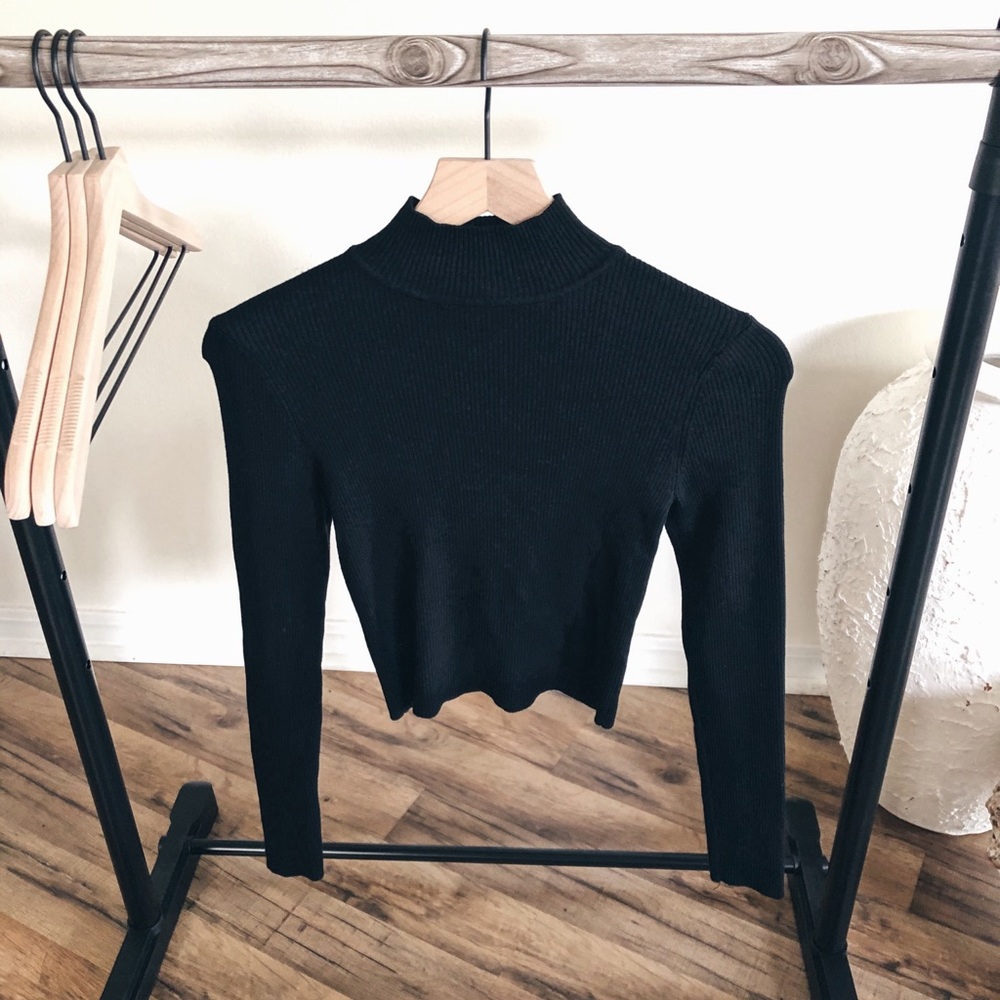 Black Crop Top